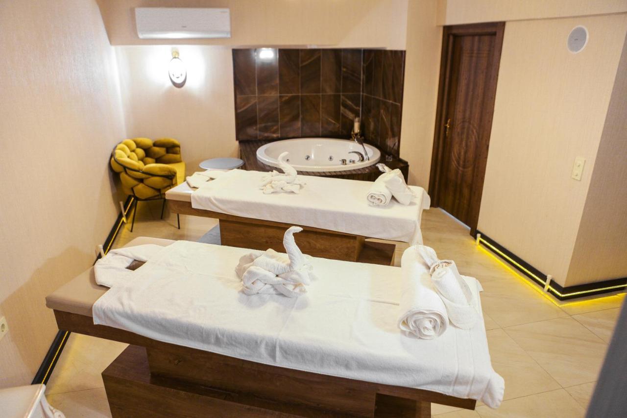 Otel The Life & 3*